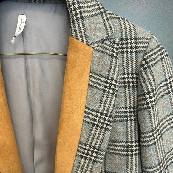 Willow and Clay plaid academia  blazer size M just dry cleaned great condition - Picture 2 of 9